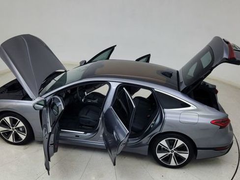 Used 2025 Audi A6 e-tron Prestige w/ Black Warm Weather Package image 83