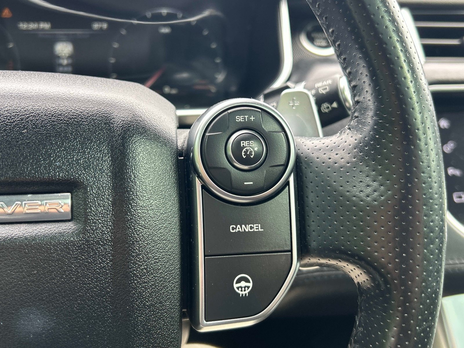 Used 2016 Land Rover Range Rover Sport HST AWD/4WD image 28