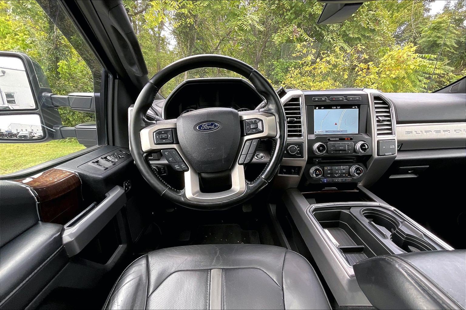 Certified 2017 Ford F250 Platinum w/ Platinum Ultimate Package AWD/4WD image 5