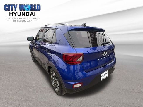 Used 2022 Hyundai Venue Limited image 3