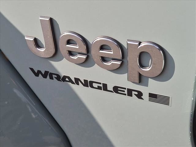 Used 2024 Jeep Wrangler Unlimited Sahara AWD/4WD image 10