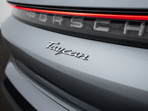 Certified 2021 Porsche Taycan image 25