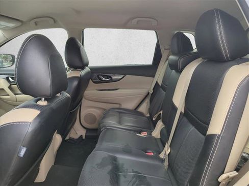 Used 2017 Nissan Rogue SV FWD image 16