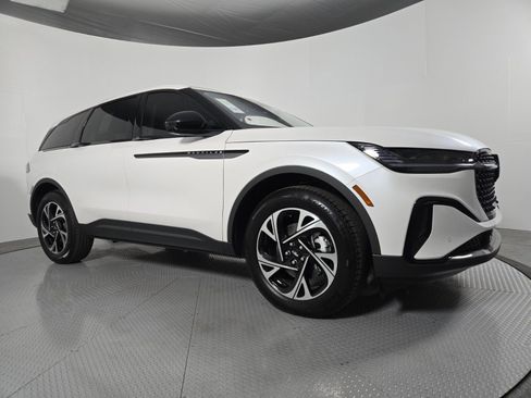 New 2026 Lincoln Nautilus Premier w/ Jet Appearance Package image 2