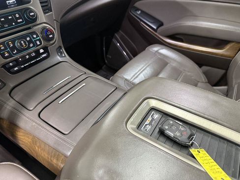 Used 2020 GMC Yukon XL Denali w/ Open Road Package AWD/4WD image 30
