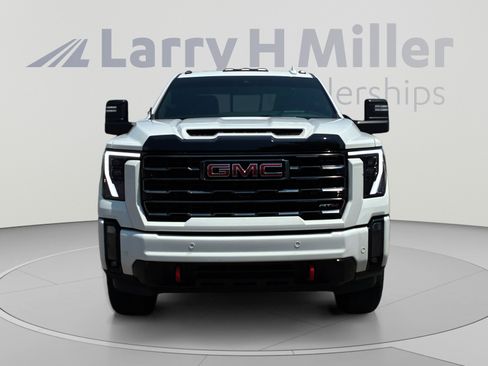 Used 2024 GMC Sierra 2500 AT4 w/ AT4 Premium Plus Package AWD/4WD image 8