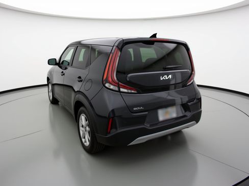 Used 2025 Kia Soul LX w/ LX Technology Package image 6