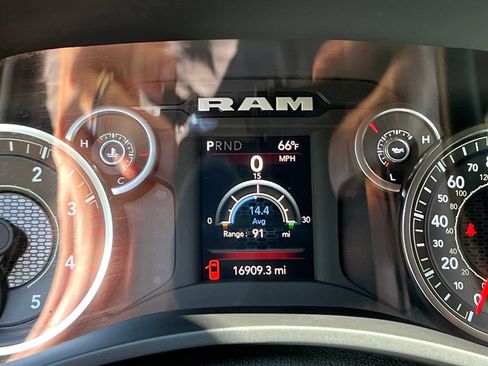 Used 2024 RAM 3500 Big Horn w/ Night Edition AWD/4WD image 15