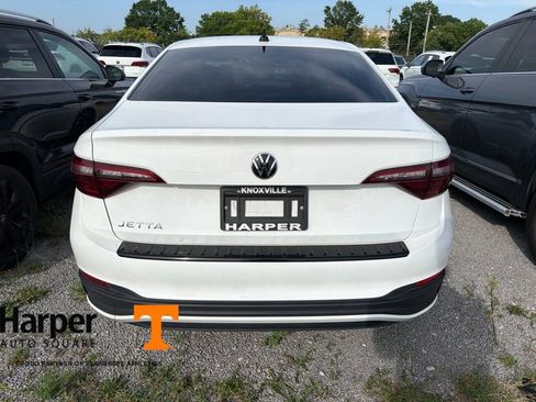 Used 2024 Volkswagen Jetta Sport FWD image 3