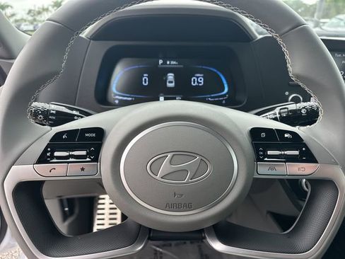 Certified 2025 Hyundai Elantra Sport image 19