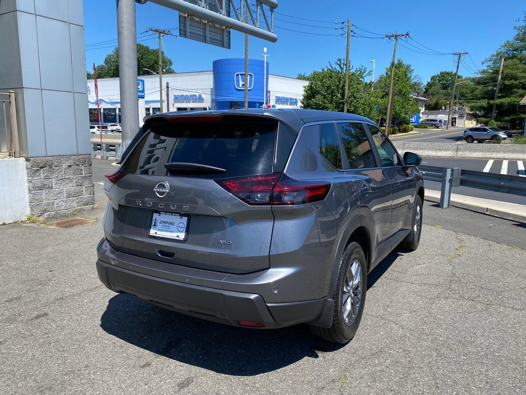 Used 2026 Nissan Rogue S AWD/4WD image 3