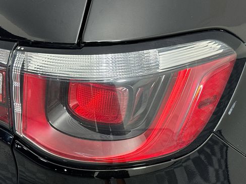 Used 2018 Jeep Compass Limited image 33