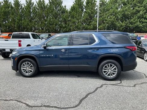 Used 2023 Chevrolet Traverse LT FWD image 4