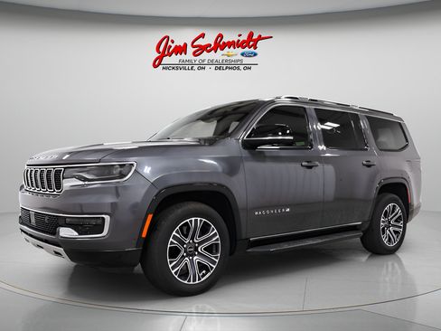 Used 2025 Jeep Wagoneer Series II w/ 8-Passenger Seating Package AWD/4WD image 3