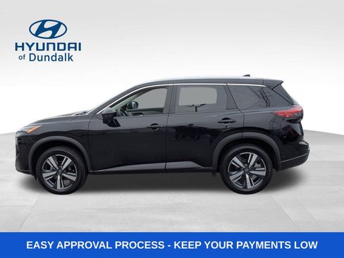 Used 2024 Nissan Rogue SL image 2