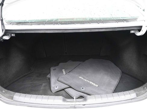 Used 2020 Hyundai Elantra SEL image 13