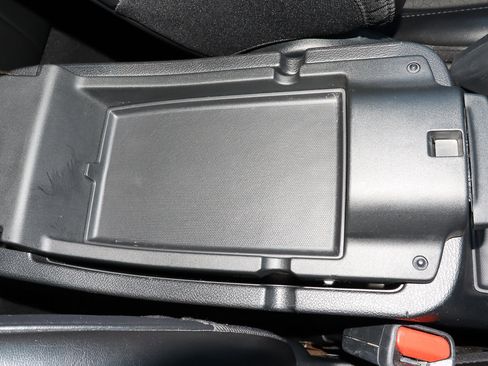 Used 2020 Jeep Cherokee Latitude Plus image 27