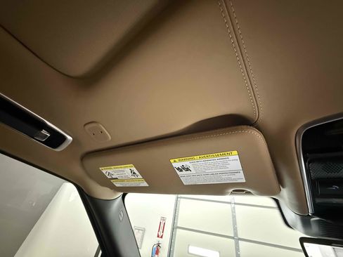 Used 2025 Land Rover Range Rover Long Wheelbase Autobiography image 70