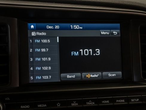 Used 2019 Hyundai Elantra SEL FWD image 17