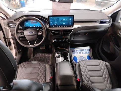 Used 2024 Ford Escape SE w/ PHEV Premium Package image 19