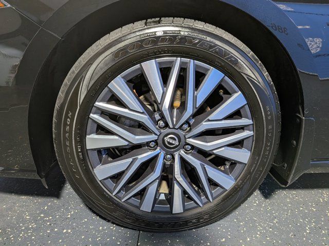 Used 2024 Nissan Altima 2.5 SV FWD image 13
