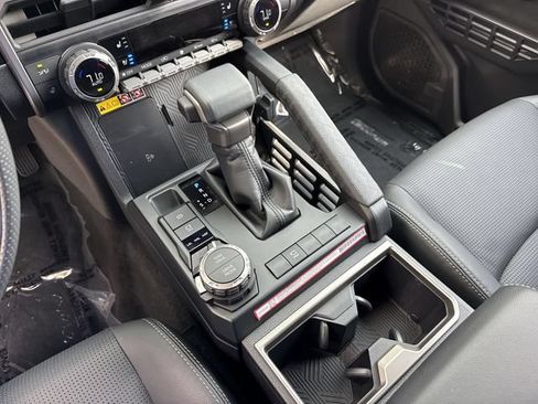 Used 2026 Toyota 4Runner Limited AWD/4WD image 21