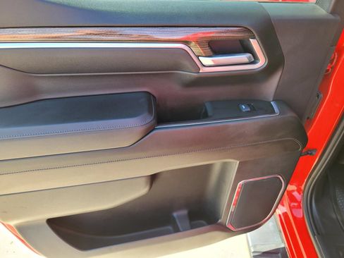 Used 2025 Chevrolet Silverado 1500 LT RWD image 12