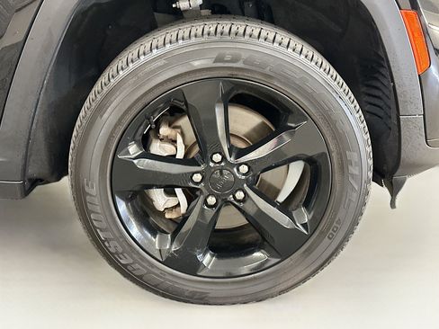 Used 2023 Jeep Grand Cherokee L Laredo AWD/4WD image 36