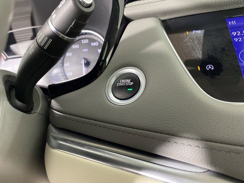 Used 2021 Cadillac XT5 Premium Luxury FWD image 28