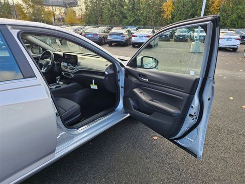 New 2025 Nissan Altima 2.5 SV w/ SV Special Edition Package image 27