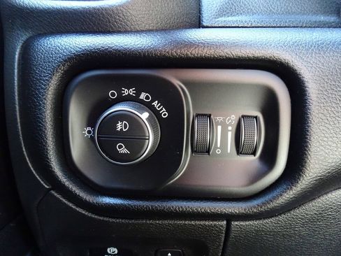 Used 2022 RAM 1500 Laramie AWD/4WD image 24