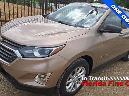 Used 2019 Chevrolet Equinox LS w/ LS Convenience Package FWD image 2