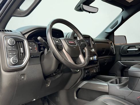 Used 2020 GMC Sierra 1500 AT4 w/ AT4 Premium Package AWD/4WD image 2
