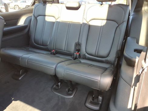 New 2026 Jeep Grand Wagoneer Limited image 16