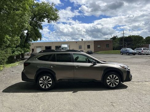 Certified 2024 Subaru Outback Limited AWD/4WD image 9