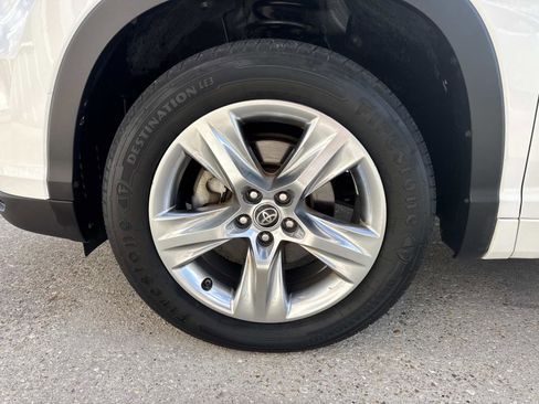 Used 2016 Toyota Highlander Limited image 4