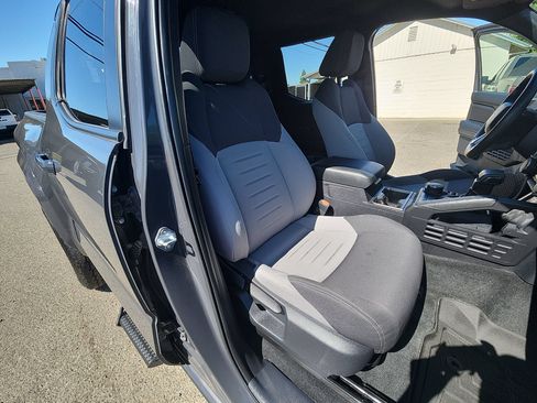 Used 2024 Toyota Tacoma TRD Sport AWD/4WD image 25