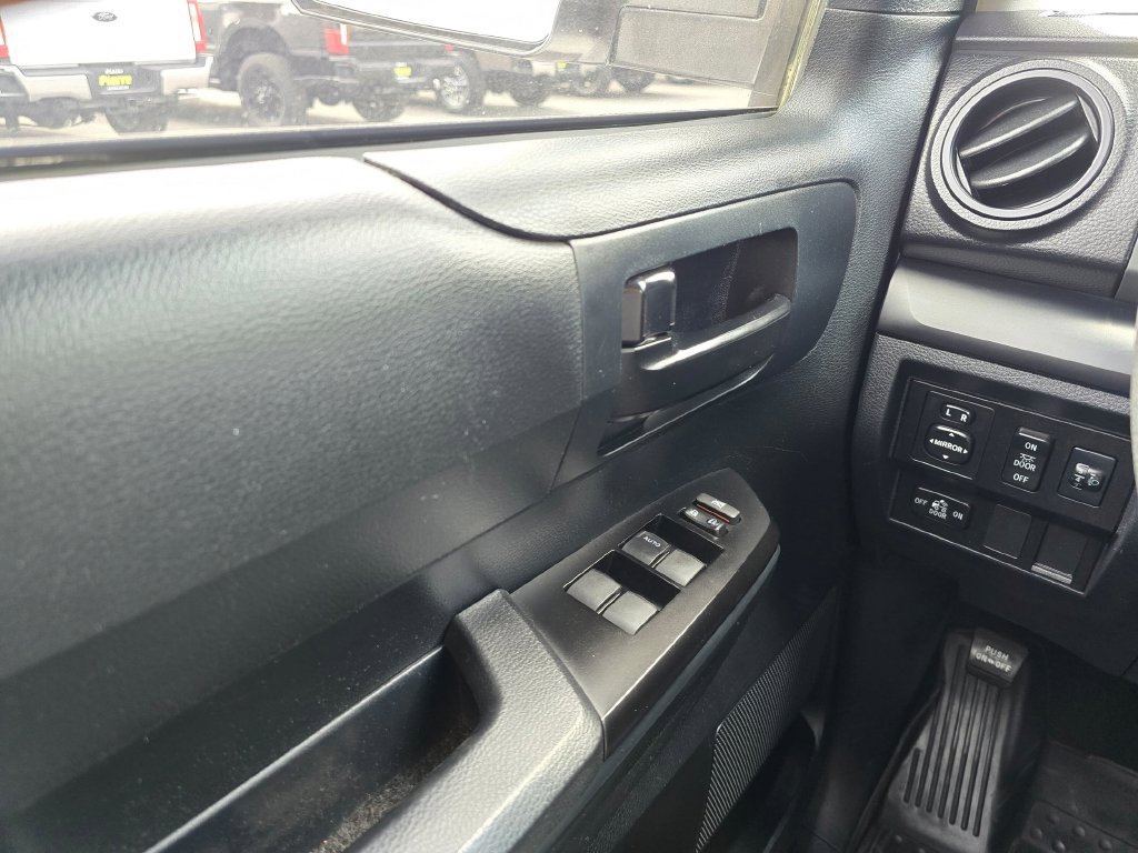 Used 2017 Toyota Tundra SR AWD/4WD image 30