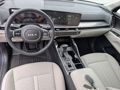 Used 2025 Kia Sorento S image 19