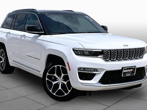 Used 2025 Jeep Grand Cherokee Summit AWD/4WD image 3