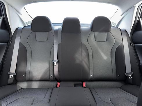 New 2026 Hyundai Elantra SE FWD image 16