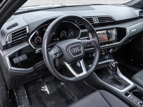 Used 2023 Audi Q3 2.0T Premium Plus w/ Premium Plus Package image 10