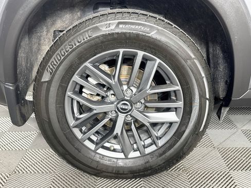 Used 2023 Nissan Rogue S FWD image 31