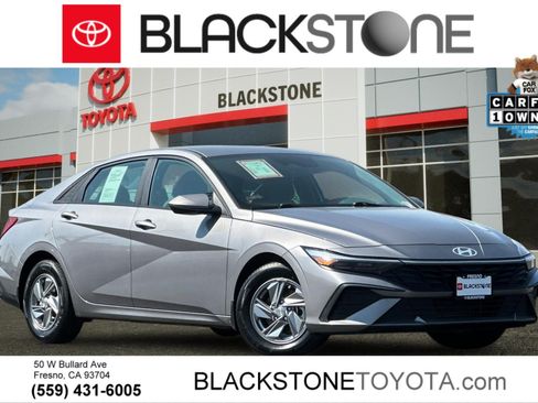 Used 2024 Hyundai Elantra SE FWD image 1