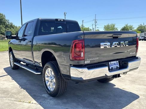 New 2026 RAM 2500 Laramie AWD/4WD image 10