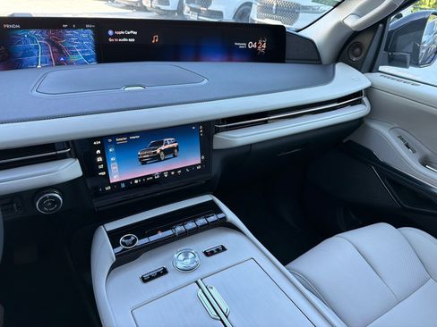 New 2026 Lincoln Navigator Reserve AWD/4WD image 29