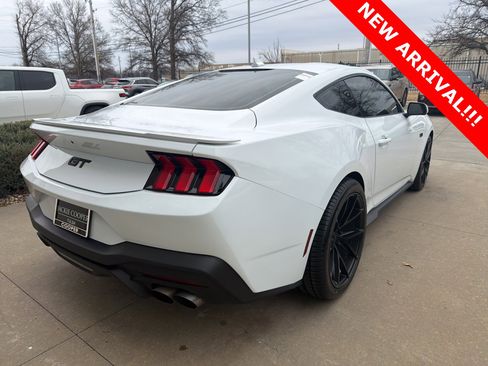 Used 2025 Ford Mustang GT Premium image 2