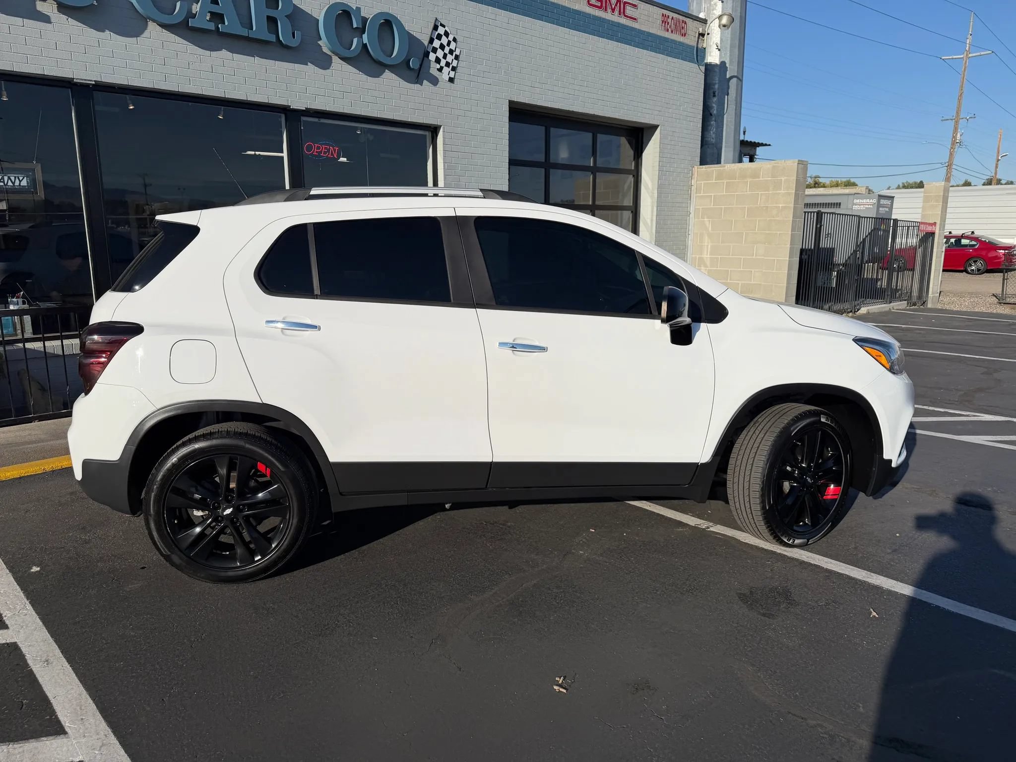 Used 2019 Chevrolet Trax LT w/ Sun & Sound Package AWD/4WD image 9