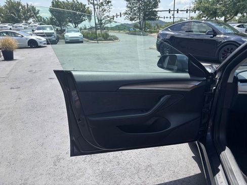 Used 2022 Tesla Model 3 Long Range AWD/4WD image 25