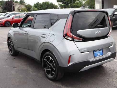 Used 2023 Kia Soul EX FWD image 5